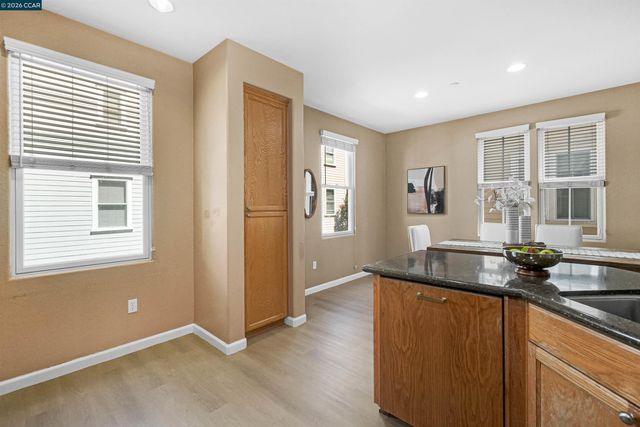 2063 Lewis St, Hercules, CA 94547