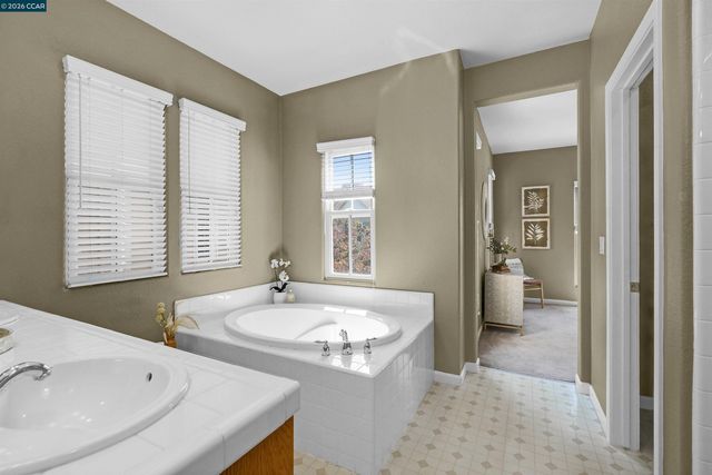 2063 Lewis St, Hercules, CA 94547
