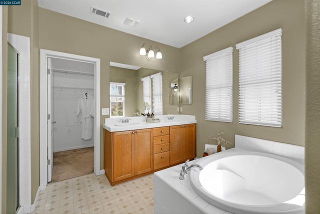 2063 Lewis St, Hercules, CA 94547
