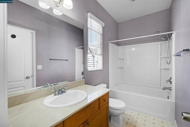 2063 Lewis St, Hercules, CA 94547
