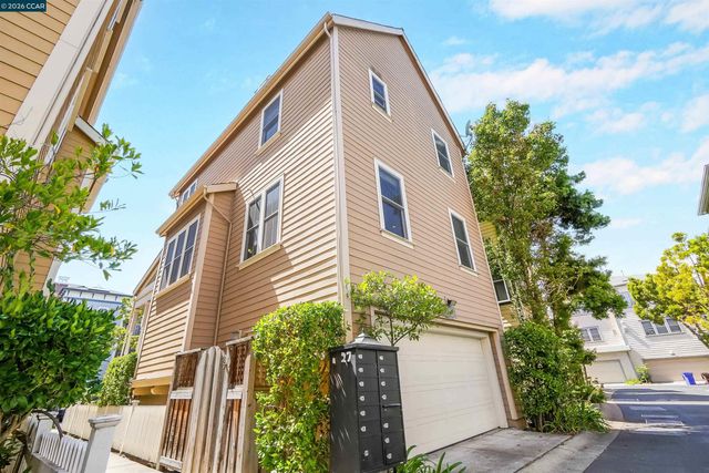 2063 Lewis St, Hercules, CA 94547