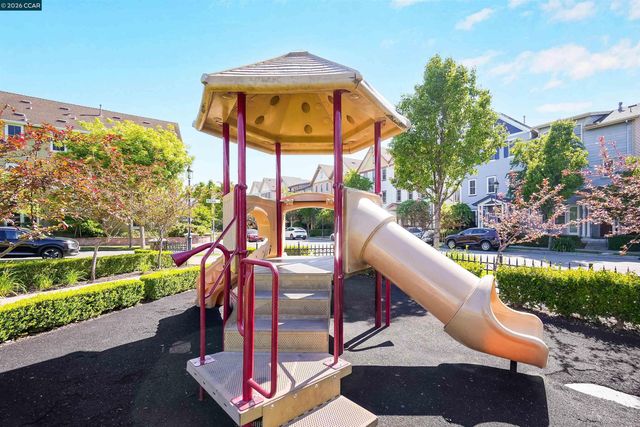 2063 Lewis St, Hercules, CA 94547