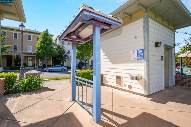 2063 Lewis St, Hercules, CA 94547