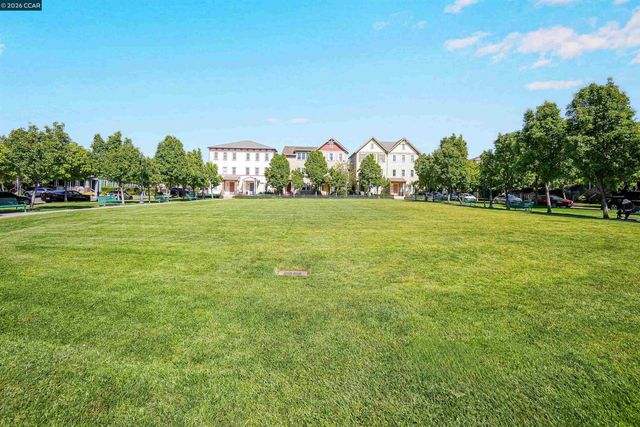 2063 Lewis St, Hercules, CA 94547