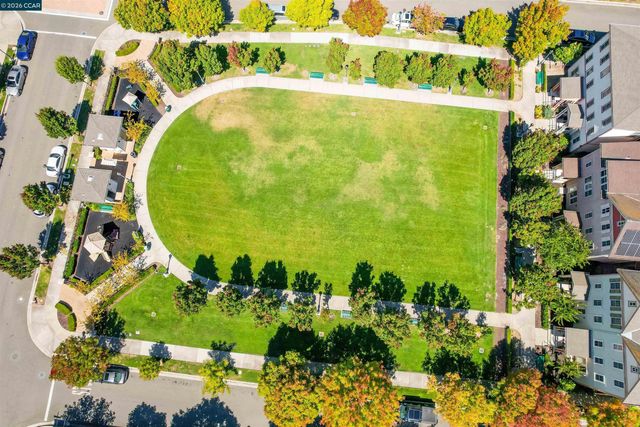 2063 Lewis St, Hercules, CA 94547