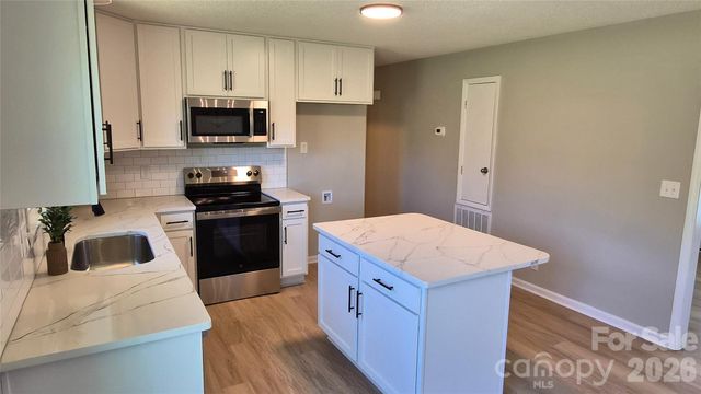 1220 Old Greenbriar Drive, Lancaster, SC 29720