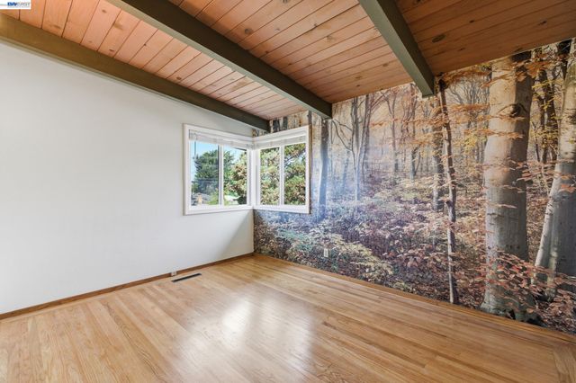 18602 Center St, Castro Valley, CA 94546