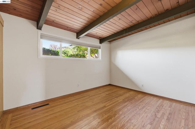 18602 Center St, Castro Valley, CA 94546