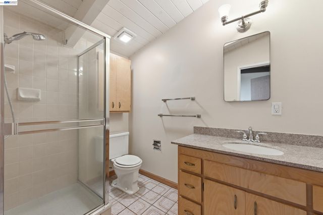 18602 Center St, Castro Valley, CA 94546