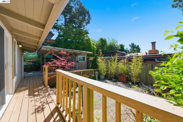 18602 Center St, Castro Valley, CA 94546