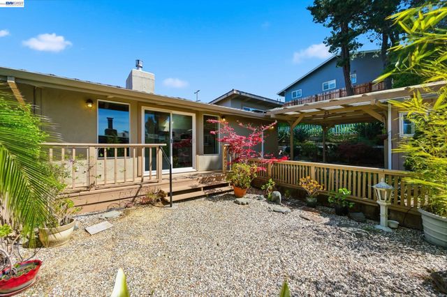 18602 Center St, Castro Valley, CA 94546