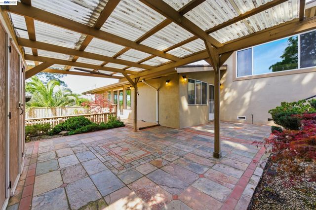 18602 Center St, Castro Valley, CA 94546