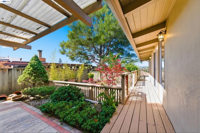 18602 Center St, Castro Valley, CA 94546