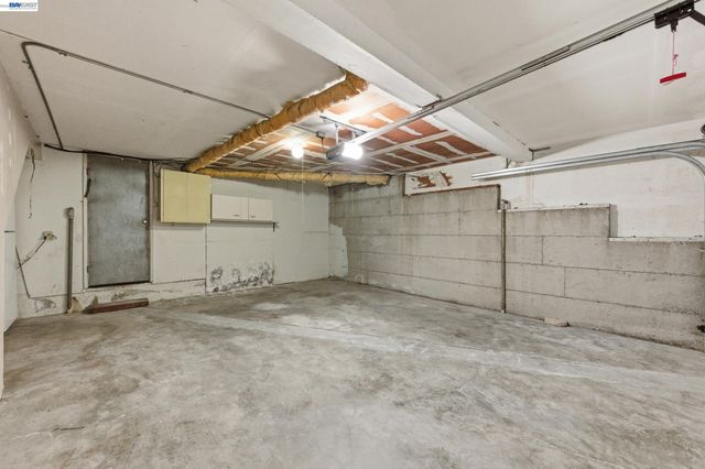 18602 Center St, Castro Valley, CA 94546