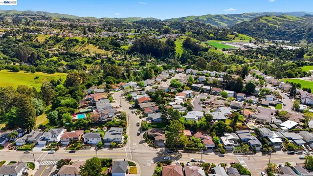 18602 Center St, Castro Valley, CA 94546