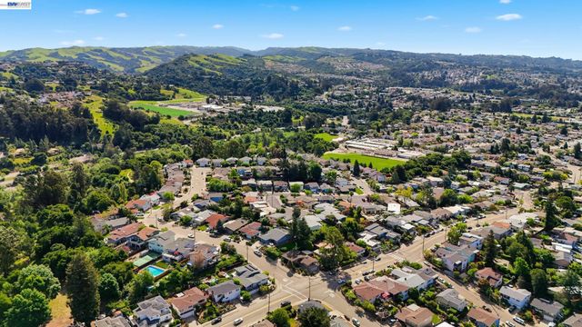 18602 Center St, Castro Valley, CA 94546