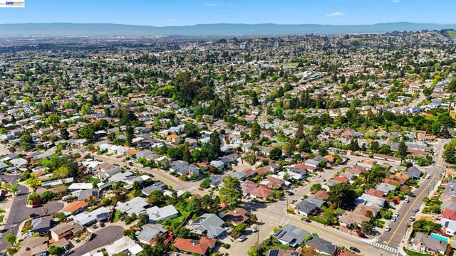 18602 Center St, Castro Valley, CA 94546