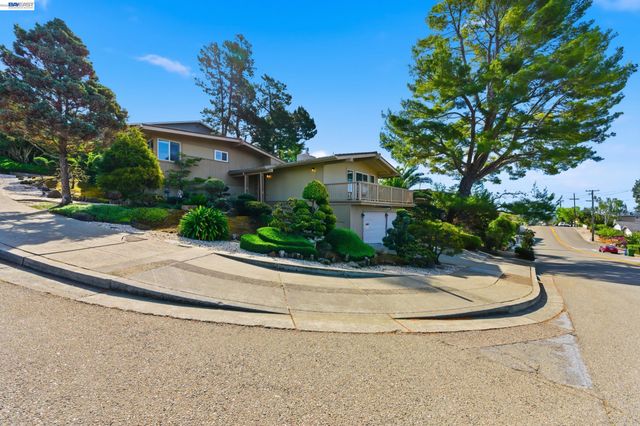 18602 Center St, Castro Valley, CA 94546