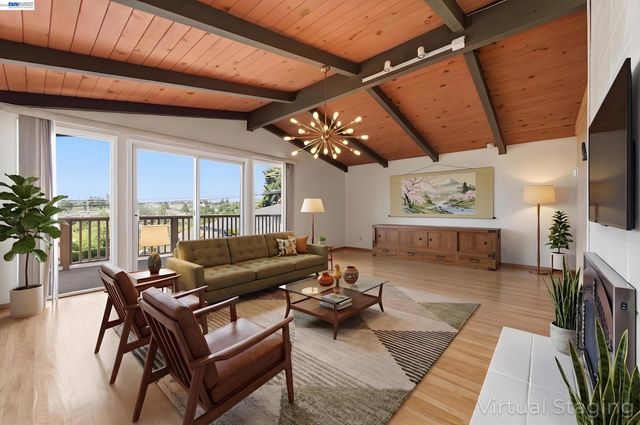 18602 Center St, Castro Valley, CA 94546