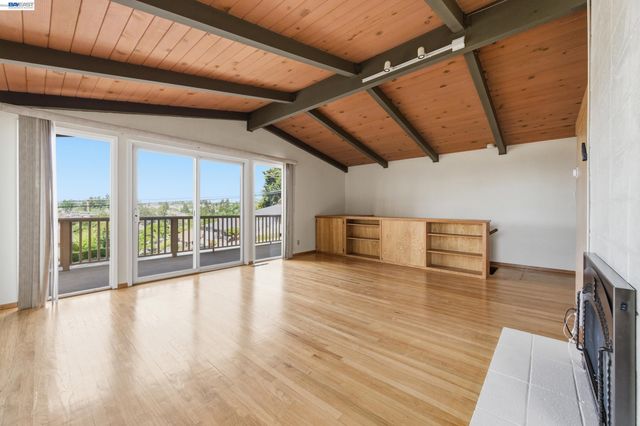 18602 Center St, Castro Valley, CA 94546