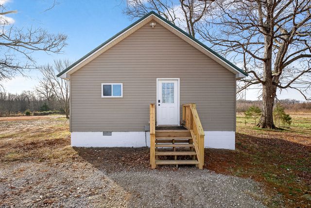 884 Swamp Rd, Mcminnville, TN 37110