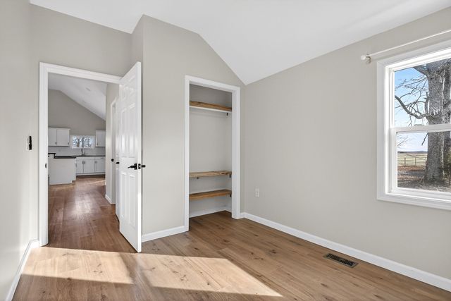 884 Swamp Rd, Mcminnville, TN 37110