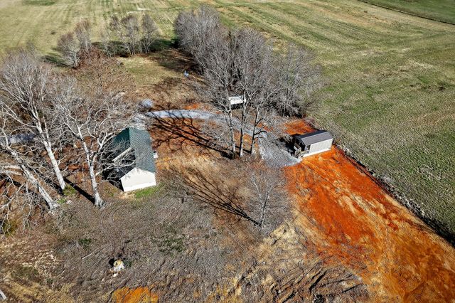 884 Swamp Rd, Mcminnville, TN 37110