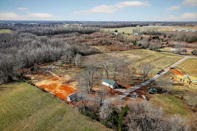 884 Swamp Rd, Mcminnville, TN 37110