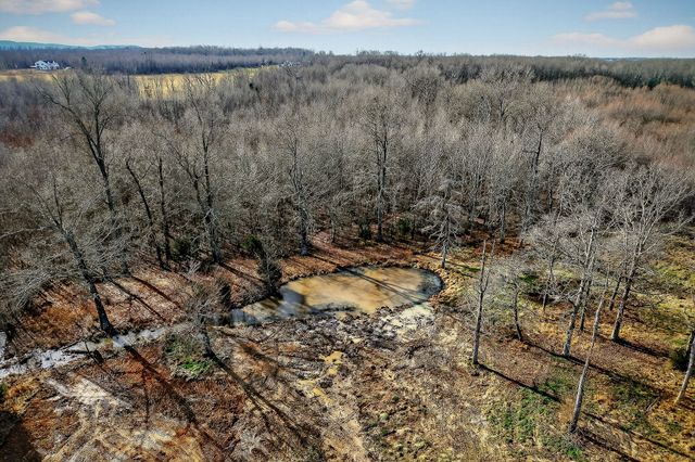 884 Swamp Rd, Mcminnville, TN 37110