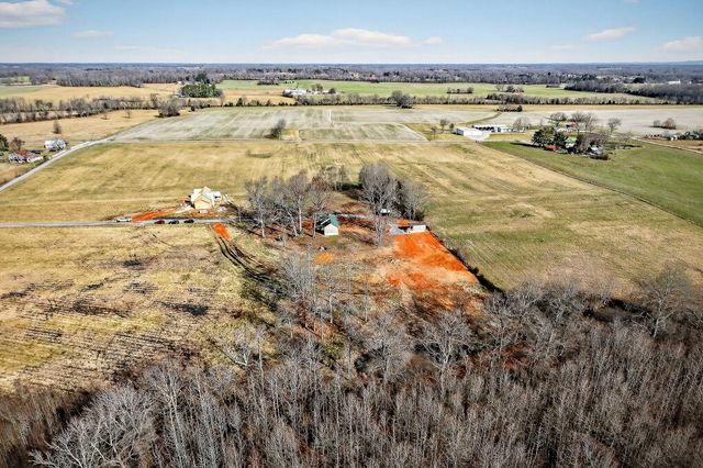 884 Swamp Rd, Mcminnville, TN 37110