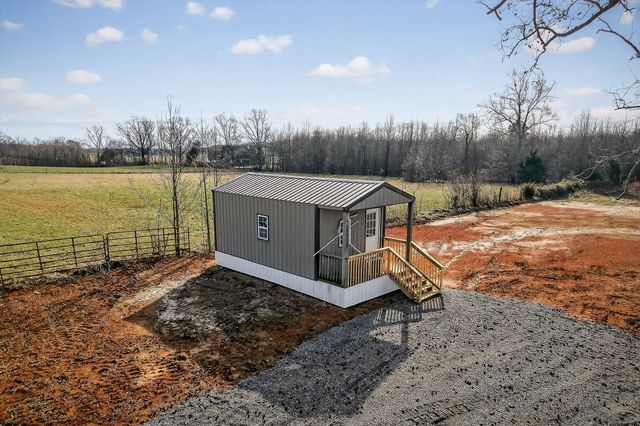 884 Swamp Rd, Mcminnville, TN 37110
