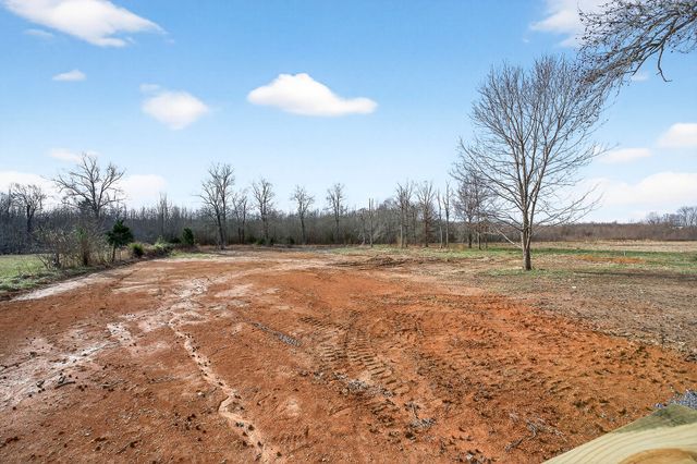 884 Swamp Rd, Mcminnville, TN 37110