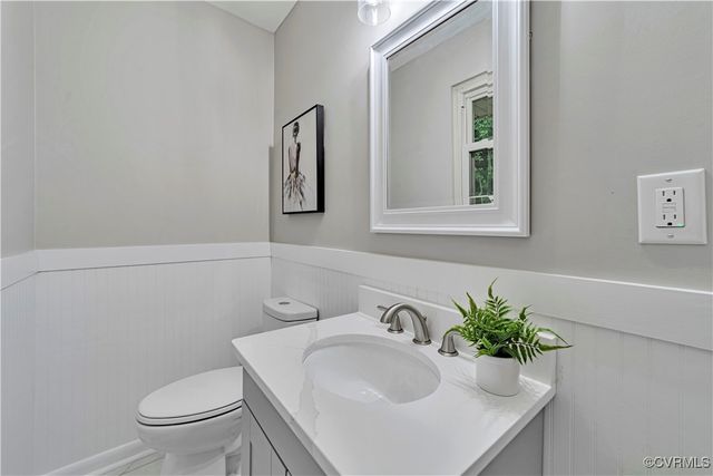 14 Gloucester Cir, Petersburg, VA 23803