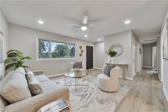 14 Gloucester Cir, Petersburg, VA 23803