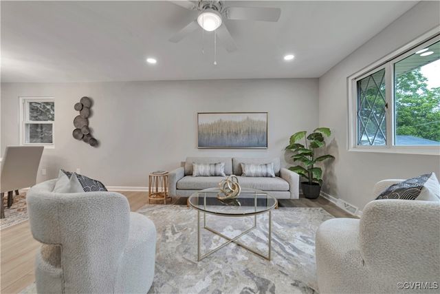 14 Gloucester Cir, Petersburg, VA 23803