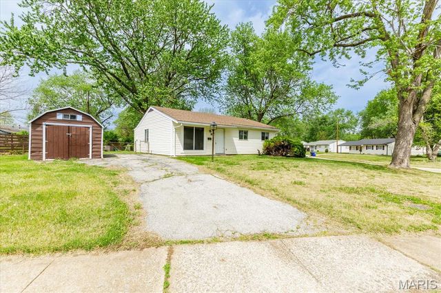 2435 6th Lane, Florissant, MO 63031