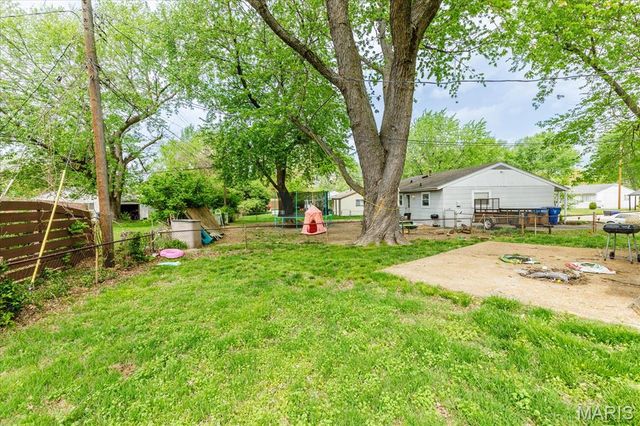 2435 6th Lane, Florissant, MO 63031