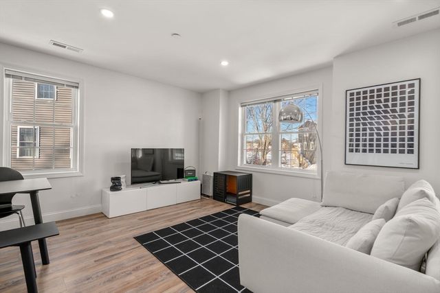 543 Andover Street 6, Lawrence, MA 01843