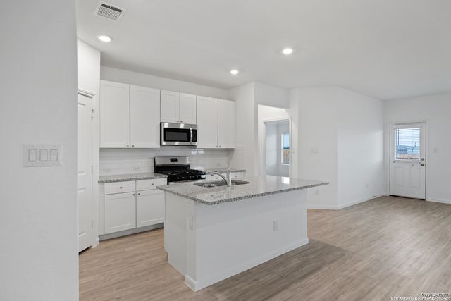 9105 Navarro Vista, Seguin, TX 78155