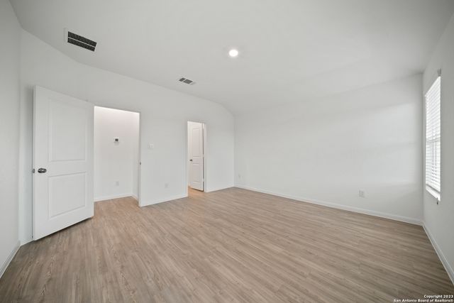 9105 Navarro Vista, Seguin, TX 78155