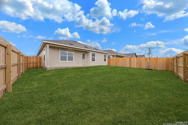9105 Navarro Vista, Seguin, TX 78155