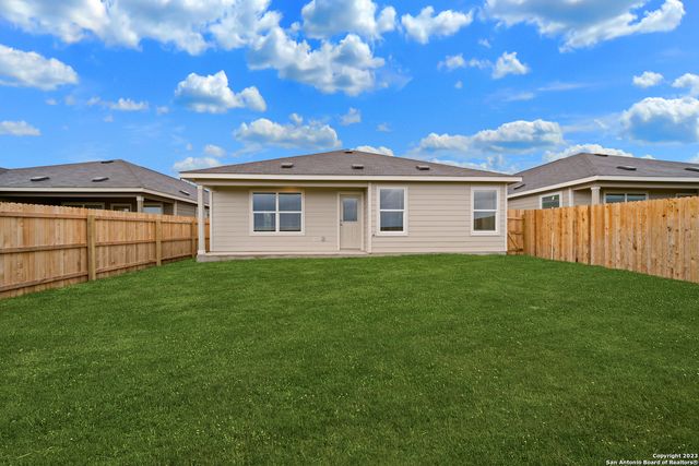 9105 Navarro Vista, Seguin, TX 78155