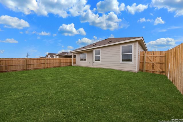 9105 Navarro Vista, Seguin, TX 78155