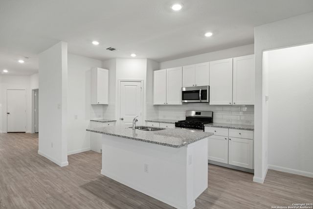 9105 Navarro Vista, Seguin, TX 78155