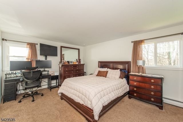 33 Lawrence Rd, Randolph Twp., NJ 07869