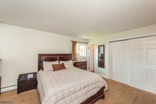 33 Lawrence Rd, Randolph Twp., NJ 07869