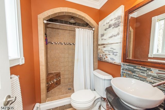 33 Lawrence Rd, Randolph Twp., NJ 07869