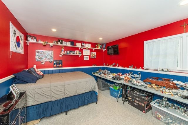 33 Lawrence Rd, Randolph Twp., NJ 07869