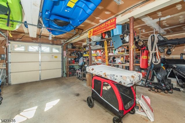 33 Lawrence Rd, Randolph Twp., NJ 07869