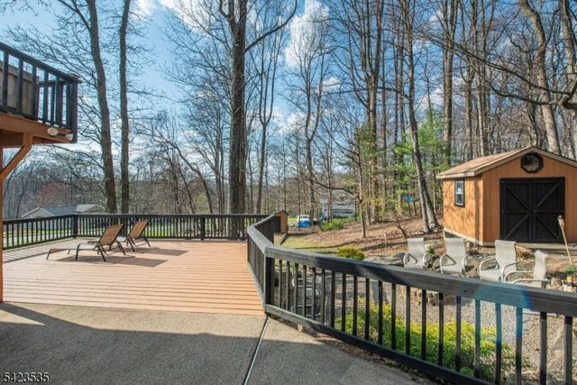 33 Lawrence Rd, Randolph Twp., NJ 07869